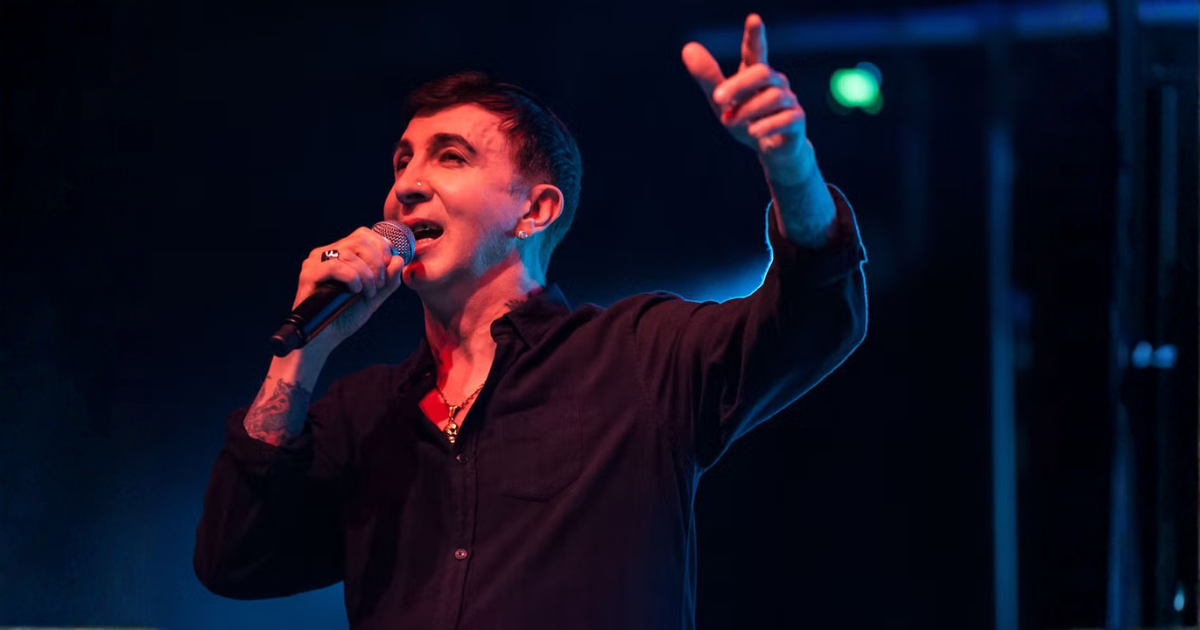 MARC ALMOND PUBLIE LE CALENDRIER EN TANT QUE CHANTEUR SOLO