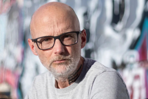 MOBY MET EN VALEUR LE POUVOIR DE LA MUSIQUE POUR TRANSFORMER ET CONNECTER LES GENS