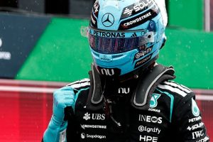Russell célèbre sa victoire au sprint du GP des Pays-Bas, ce qui a remonté le moral de l&rsquo;équipe