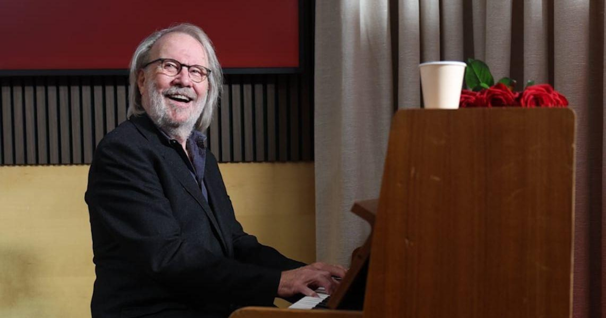BENNY ANDERSSON SURPRIS EN JOUANT LE CLASSIQUE D'ABBA EN SUÈDE