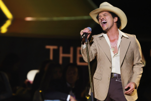 BRUNO MARS RETOURNE AU TOP 10 DU BILLBOARD