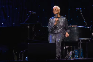 DIONNE WARWICK EST CHOISIE POUR HOMMAGE AU GALA BÉNÉFIQUE DE LUTTE CONTRE LE CANCER