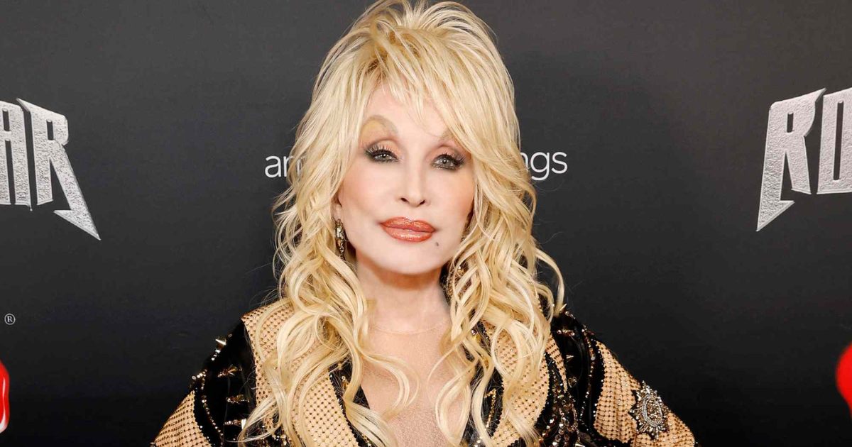 DOLLY PARTON A GAUCHÉ SA PROPRE FÊTE D'HOMMAGE PRÉVUE