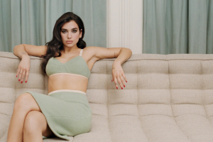 DUA LIPA RETOUR AU TOP 10 MONDIAL AVEC UN HIT DE 2024
