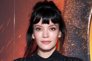 LILY ALLEN RÉVÈLE COMMENT SA VIE PERSONNELLE A INFLUENCE LA PHASE ACTUELLE