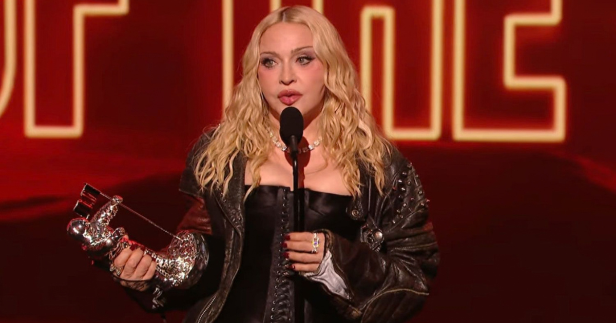 MADONNA REMPORTE SEPT PRIX AUX VMAS ; VOIR LES FAITS SAILLANTS