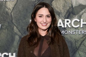 « NOUS NE SOMMES QUE DES PORTAILS », DÉCLARE SARA BAREILLES À PROPOS DE LA CRÉATION MUSICALE