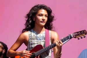 OLIVIA DEAN A SIX PISTES PARMI LES PLUS GRANDES CHANSONS DE L&rsquo;ANNÉE AU ROYAUME-UNI