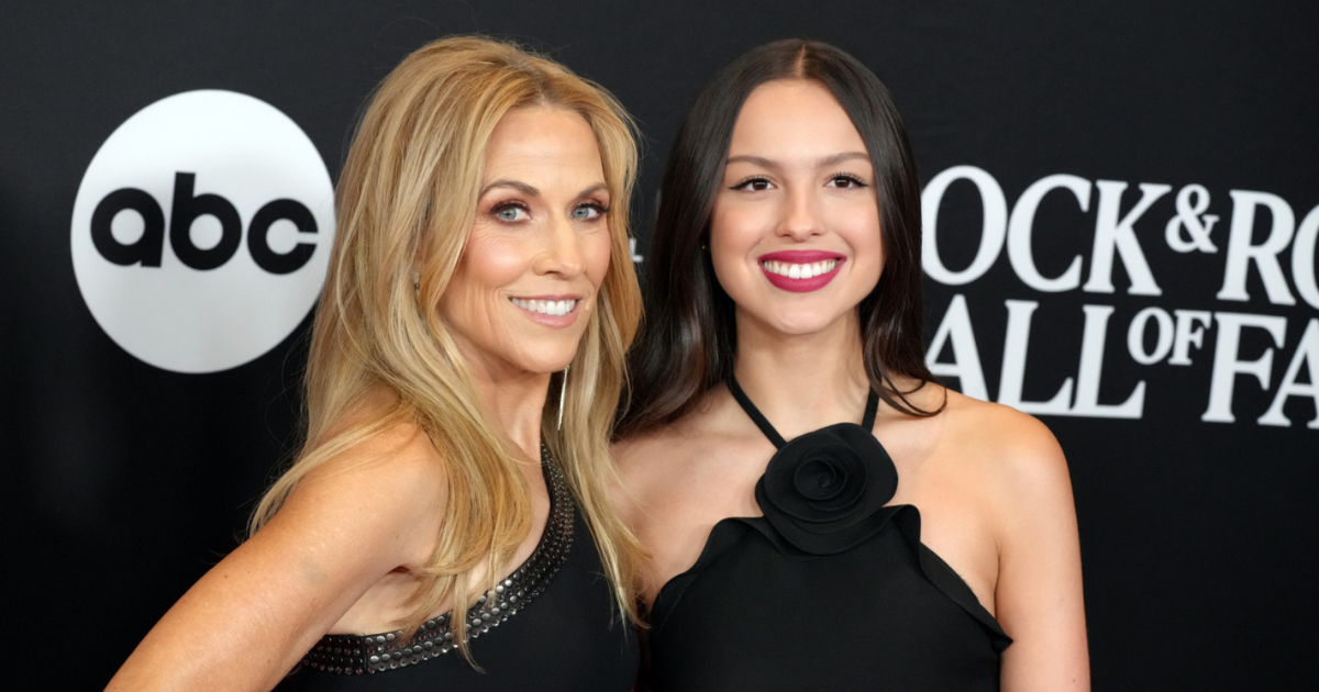 OLIVIA RODRIGO HOMME SHERYL CROW