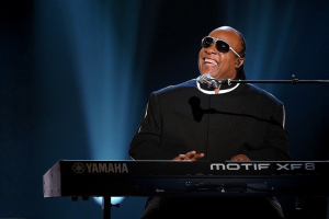 STEVIE WONDER ANNONCE UNE TOURNÉE POUR CÉLÉBRER LES 50 ANS DE L&rsquo;ALBUM CLASSIQUE