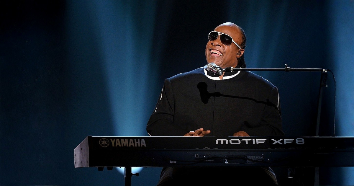 STEVIE WONDER ANNONCE UNE TOURNÉE POUR CÉLÉBRER LES 50 ANS DE L'ALBUM CLASSIQUE