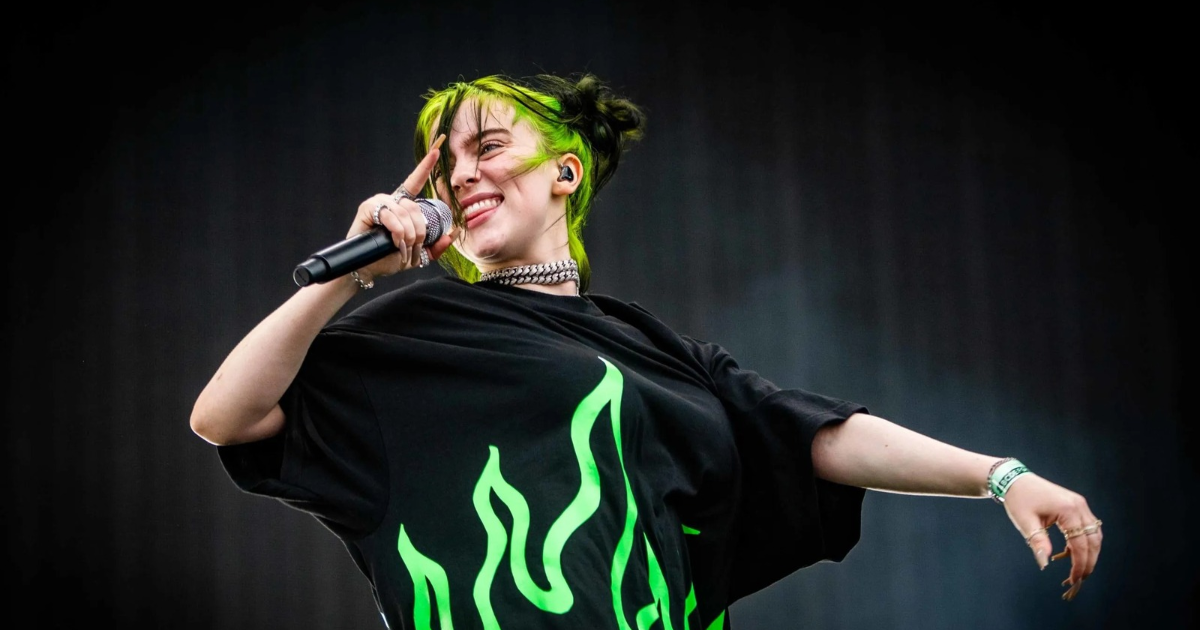 BILLIE EILISH PRÉPARE SON RETOUR SUR SCÈNE, DIT LA PRESSE BRITANNIQUE