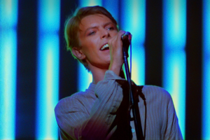 DES IMAGES INÉDITÉES DE DAVID BOWIE OBTENENT UNE EXPÉRIENCE AUDIOVISUELLE
