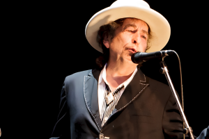 BOB DYLAN CHANGE SON RÉPERTOIRE ET SAUVE DES CHANSONS RARES EN PREMIÈRE EUROPÉENNE