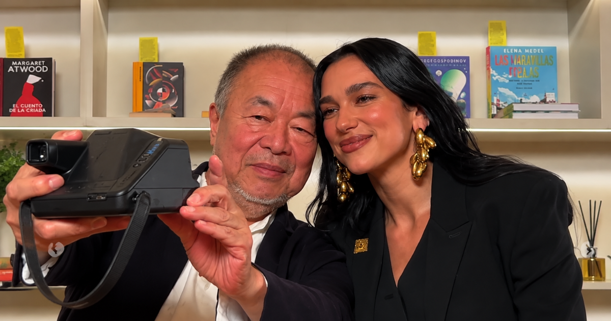 COMMENT DUA LIPA EST DEVENUE INTERVIEWEUR POUR ÉCRIVAINS