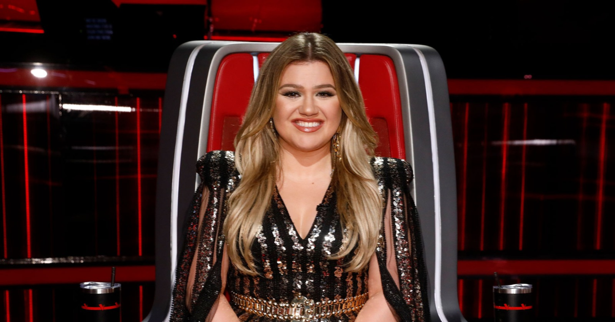 KELLY CLARKSON RETOURNE À LA TÉLÉVISION