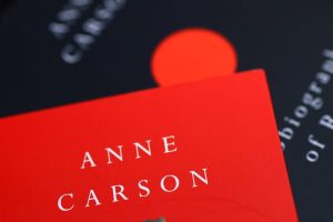 La poète et écrivaine canadienne Anne Carson remporte le prix Nobel de littérature 2026