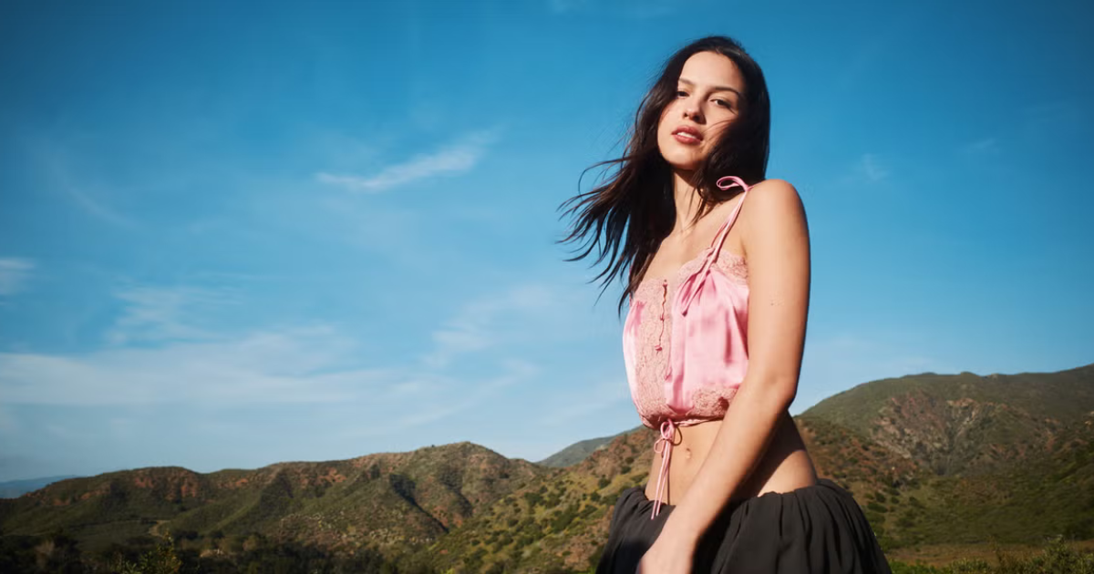 OLIVIA RODRIGO PARLE DE L'ÉTAPE ACTUELLE DE SA CARRIÈRE AU HOLLYWOOD REPORTER