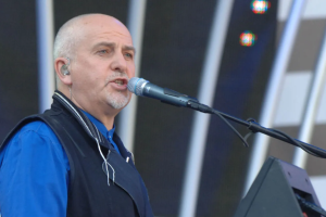 PETER GABRIEL TRANSFORME UNE ANNÉE DE SORTIES EN UN NOUVEL ALBUM