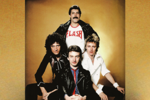 SOUVENEZ-VOUS DE LA MUSIQUE DE QUEEN QUI A DOMINÉ LES USA EN 1980