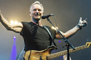 STING PRÉPARE UNE NOUVELLE SÉQUENCE DE SPECTACLES AVEC DES SUCCÈS DE LA POLICE ET DE LA CARRIÈRE SOLO