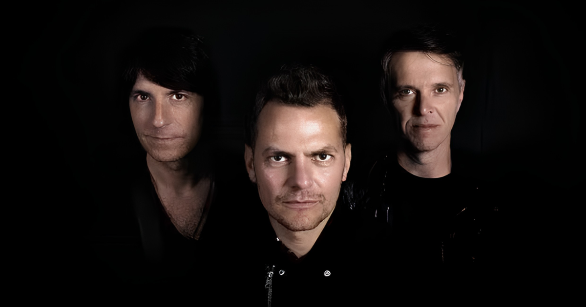 TOPLOADER SAUVE POP ESSENCE DANS UN NOUVEAU SINGLE APRÈS UNE DÉCENNIE